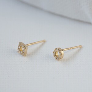 【甲府ジュエリー】K18 ダイヤ 片耳ピアス(15132119)