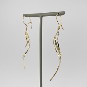 K18 ウェーブダイヤ ピアスGD-3046