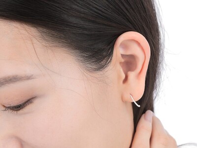 K18ＰＧダイヤモンド極細ラインピアス　E319DI-R