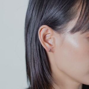 【甲府ジュエリー】Pt900プラチナ しずくピアス 3×5mm(19702159)