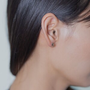 【甲府ジュエリー】Pt900プラチナ 豆ピアス(17802238)