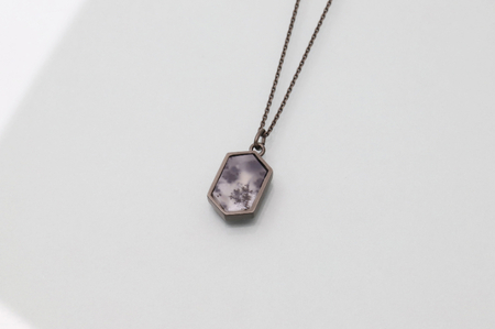 【1点もの】天然石ヘキサゴンシルバーペンダント ＜IVXLCDM＞ メンズジュエリー デントライトメノウ P816-MBK 45