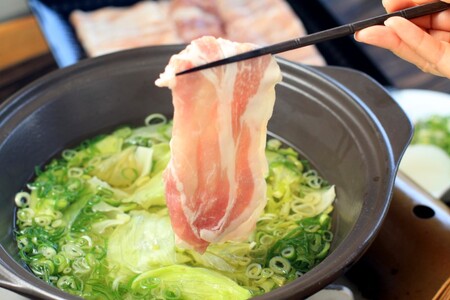 E【季節限定】しゃぶしゃぶに♪約5人前!!北海道産/星空の黒牛(交雑牛)リブロース1kg◆あっさりとした赤身肉の旨み!! 魚介の旨味と上品な出汁『のどぐろしゃぶしゃぶ』食べてみた | 旅する