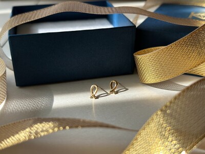 K18リボンモチーフピアス地金(PE8044)
