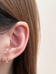 K18リボンモチーフピアス地金(PE8044)