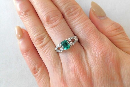 【ふるなび限定】【一点もの】Pt900　エメラルド（0.64ct）ダイヤモンドリング　K63　K06126-H　FN-Limited-SP