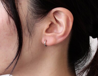 K10(イエロー＆ホワイト)　リバーシブルイヤリング　9000349887