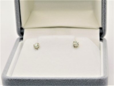 ﾌﾟﾗﾁﾅ900 ダイヤモンドピアス(Dカラー・0.2ct）K027903-H 