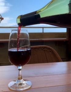 シャトー酒折のプロの葡萄栽培家が育てた 山梨県産マスカット・ベーリーA種100％のワイン