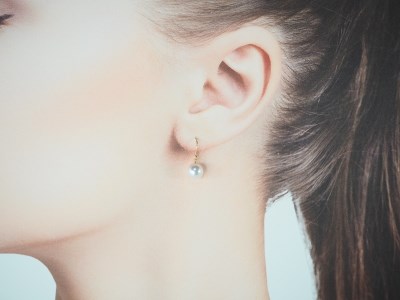 Ｋ18　あこや真珠ピアス　フックパールピアス JE282