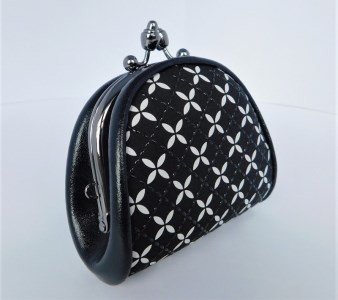 甲州印伝オリジナルブランド 「そよか」小銭入［K037843-B］