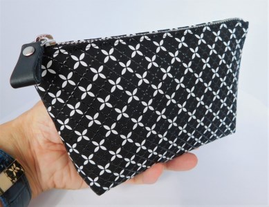 甲州印伝オリジナルブランド 「そよか」ポーチ［K037851-D］