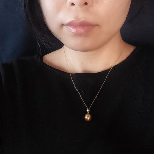 K18YG　白蝶真珠　オーロラ茶金　ペンダント　P5036