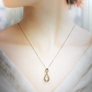 [ ふるさと納税限定企画 ］１８金製 ハート＆キューピッドダイヤ 0.5ct インフィニティー ネックレス 【1458376】