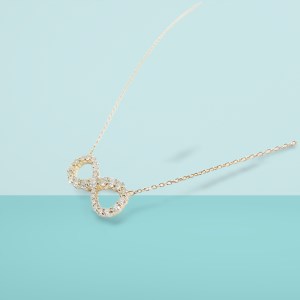 [ふるさと納税限定企画 ］１８金製 ハート＆キューピッドダイヤ 0.5ct インフィニティー ネックレス 【1459014】