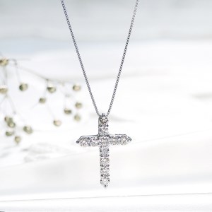 Pt ダイヤクロス(0.30ct)　PN 330631