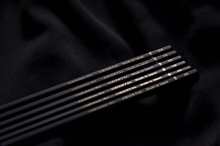 TWELVE　BLACK　PENCILS ～12本の極上黒えんぴつ～