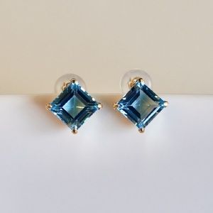 【ジュエリー】K18 イエローゴールド ブルートパーズ 一粒石 ピアス スクエアカット 6mm 保証書付 SIA-3233