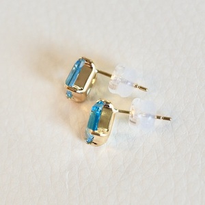 【ジュエリー】K18 イエローゴールド ブルートパーズ 一粒石 ピアス スクエアカット 6mm 保証書付 SIA-3233
