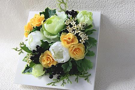 【イエロー】富士吉田市からお届けするフラワーアレンジメント（フレーム） 