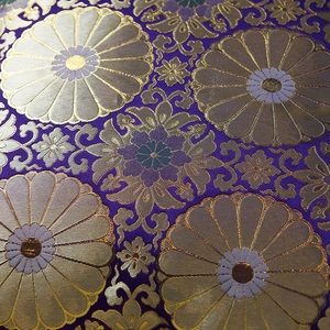 仏前座布団　十六菊　紫色