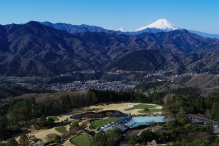 【大月カントリークラブ】 都心から90分 富士山 ゴルフ場 利用券 10,000円分 2,000円 × 5枚 山梨県 四季の花々 ビギナー 中級者 上級者 アクセス便利 丘陵 18ホール【006-042】※離島への配送不可