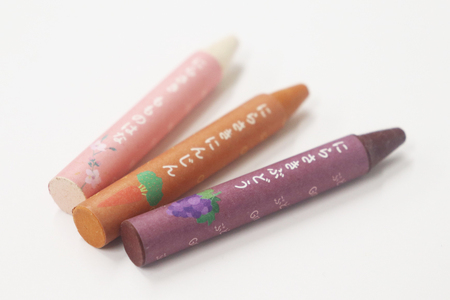 文房具「おやさいクレヨン」7色くれよん 文具 塗り絵 ぬりえ お絵かき 子供 赤ちゃん 安心 SDGs [韮崎市観光協会 山梨県 韮崎市 20742636] 