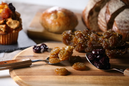 山梨県産 ドライフルーツ ぶどう房付 巨峰 50g シャインマスカット 50g 2個 計3個 [斎庵 山梨県 韮崎市 20742756] 