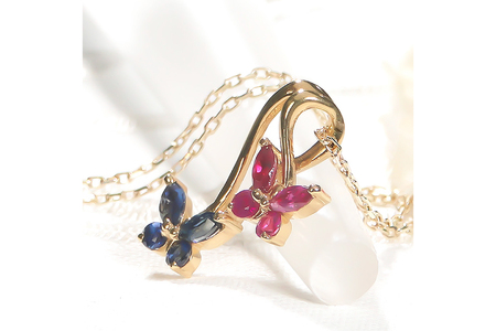 ネックレス K18YG イエローゴールド ブルーサファイア ルビー 蝶 モチーフ ペンダント 18金 レディース ちょうちょ バタフライ 誕生石 【f280-br-k18yg】 [オーダーメイドジュエリーメイ 山梨県 韮崎市 20745058]