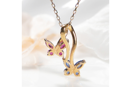ネックレス K18YG イエローゴールド ブルーサファイア ルビー 蝶 モチーフ ペンダント 18金 レディース ちょうちょ バタフライ 誕生石 【f280-br-k18yg】 [オーダーメイドジュエリーメイ 山梨県 韮崎市 20745058]