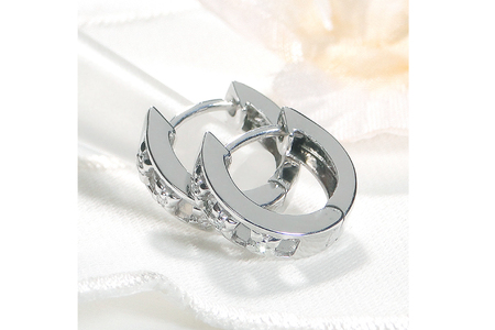 ピアス プラチナ PT900 ダイヤモンド 0.03ct フープピアス 【f220-pt】 [オーダーメイドジュエリーメイ 山梨県 韮崎市 20745078] ジュエリー アクセサリー 両耳 抜け感 太め ダイヤピアス