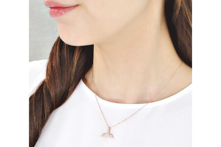 クジラ K18PG ダイヤ ペンダント ネックレス 【f204-k18pg】 / オーダーメイドジュエリーメイ / 山梨県 韮崎市 [20743566] アクセサリー チャーム ピンクゴールド ハワイ くじら 男女兼用