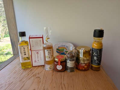 八ヶ岳の恵み、まるごと！北杜市の味覚堪能 詰め合わせセット 調味料 詰め合わせ セット ドレッシング ピクルス ハーブソルト ケチャップ はちみつ マヨネーズ なたね油 味噌 無添加 保存料不使用 食べ比べ ギフト 北杜市 八ヶ岳