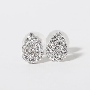 プラチナ　しずく　ダイヤモンドピアス　0.20ct