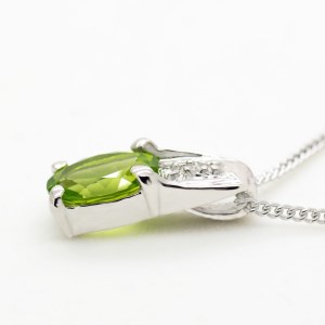 ペリドット ペンダント 1.5ct 1.5カラット PT100 プラチナ100 Ag900（13510） [山梨 ペンダント ネックレス ペリドット プラチナ ジュエリー ダイヤモンド ] 山梨県 甲斐市 BR-53