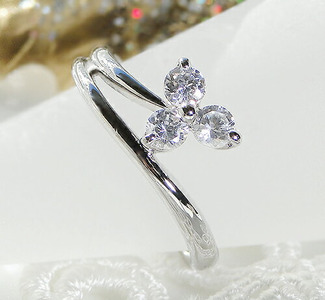 指輪 天然 ダイヤモンド 0.35ct 3粒 フラワー SIクラス【pt950】r-159（KRP）N45-1410