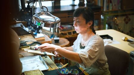 【職人手作り】蓮の花 シルバーピアス 透かし加工 軽い｜シルバー925 ロジウムメッキ ヨイアサー屋（女性職人）山梨県 市川三郷町 [5839-2239]