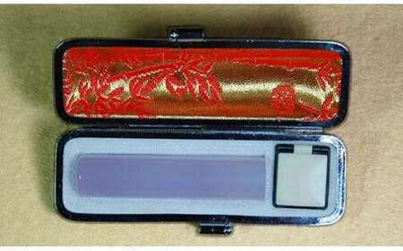 【天然石】白瑪瑙(しろめのう)/ムーンストーン印鑑　15mm丸60mm丈　トカゲ革ケース [5839-1734]