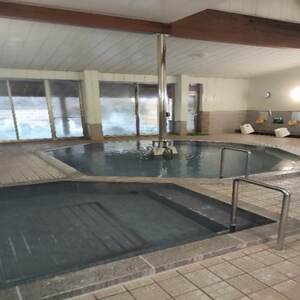 山梨県南部町秘湯「奥山温泉」宿泊券(1泊2食付き)5名様　10畳【1619602】