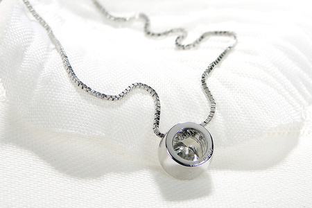 Pt900【0.5ctUP】Hカラー フクリン留め 一粒 ダイヤモンド ネックレス CSN00180 SWAV042｜山梨県 昭和町 ジュエリー アクセサリー ギフト プレゼント 贈り物 記念日 誕生日 カジュアル フォーマル オケージョン