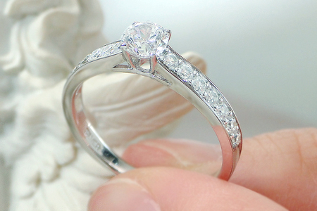 【中央宝研鑑定書付】pt950 中石 Fカラー 大粒0.3ct ハートアンドキューピッド ダイヤモンド リング【0.58ctUP】 CSR0302-pt SWAV047｜山梨県 昭和町 ジュエリー アクセサリー ギフト プレゼント 贈り物 記念日 誕生日 カジュアル フォーマル オケージョン