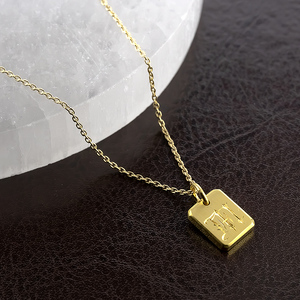 純金 24金 ペンダントトップ インゴット型 K24 イニシャル 刻印 プレート 鍛造 ネックレス 文字入れ 造幣局検定刻印 金 石なし シンプル 24k ジュエリー お守り プレゼント 人気 普段 使い SWAA256