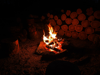 鳴沢村 富士山の天然楢薪【焚き火用】 NSAC001