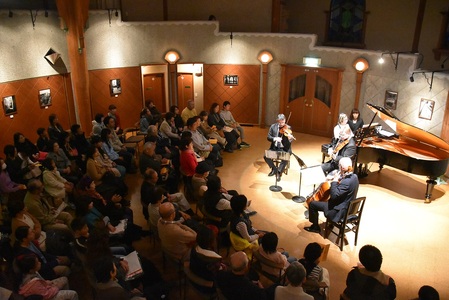 【河口湖畔の音楽ホール】河口湖円形ホール ホール1日貸し切り ベーゼンドルファーピアノ使用権付き