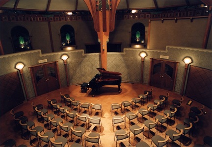 【河口湖畔の音楽ホール】河口湖円形ホール ホール1日貸し切り ベーゼンドルファーピアノ使用権付き