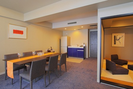 ホテルレジーナ河口湖　「グランコンフォート・クワッドルーム」　1泊２食付き　２名様宿泊券