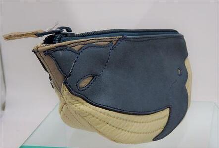 「鞄工房　香」くじらのポーチ ブルー