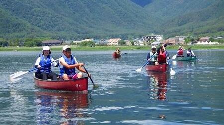 雄大な富士山をバックにカナディアンカヌーで湖を満喫！