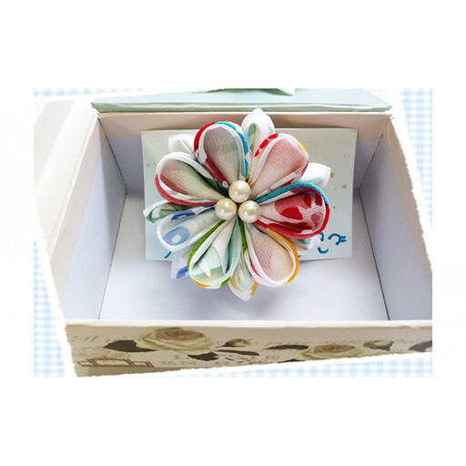 ハンドメイドつまみ細工(髪飾り&ブローチ) プレゼント 女性 オシャレ ファッション小物 アクセサリー