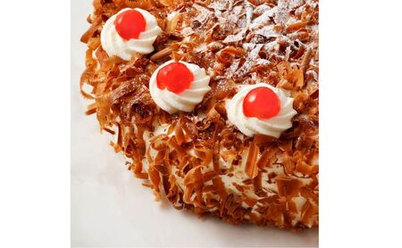 洋菓子店カサミンゴーの高級洋菓子 シュヴァルツベルダー キルシュトルテ 18cm  お菓子 ケーキ タルト 最高級洋菓子 シュヴァルツベルダーキルシュトルテ 